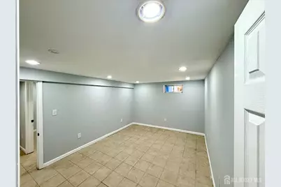 35 N Fiat Avenue, Iselin, NJ 08830 - Photo 33