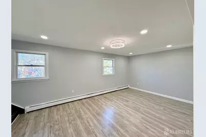 35 N Fiat Avenue, Iselin, NJ 08830 - Photo 17