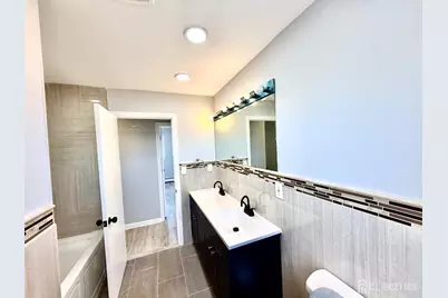 35 N Fiat Avenue, Iselin, NJ 08830 - Photo 31