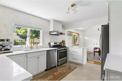 329 Maplewood Avenue, Kenilworth, NJ 07033 - Photo 11