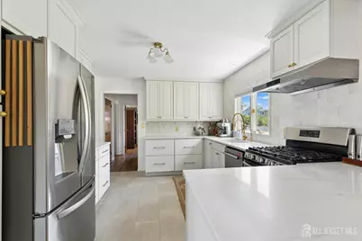329 Maplewood Avenue, Kenilworth, NJ 07033 - Photo 9