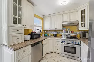 726 Harbortown Blvd, Perth Amboy, NJ 08861 - Photo 15
