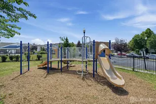 726 Harbortown Blvd, Perth Amboy, NJ 08861 - Photo 37