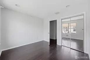 726 Harbortown Blvd, Perth Amboy, NJ 08861 - Photo 23