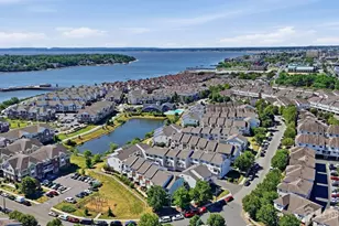 726 Harbortown Blvd, Perth Amboy, NJ 08861 - Photo 47