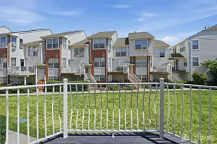 726 Harbortown Blvd, Perth Amboy, NJ 08861 - Photo 9