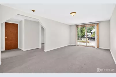 52 Jackson Avenue, Carteret, NJ 07008 - Photo 5