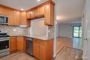 1 Orchid Ct, Edison, NJ 08820 - Photo 5