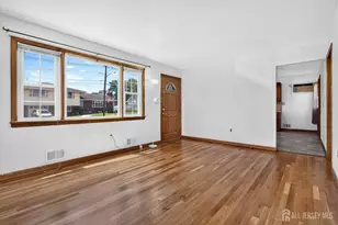 154 Tabb Ave, Piscataway Township, NJ 08854 - Photo 5