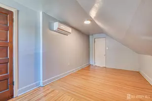 10 Jeff St, Edison, NJ 08837 - Photo 23