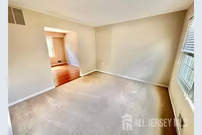 17 Reid Way, Freehold, NJ 07728 - Photo 5