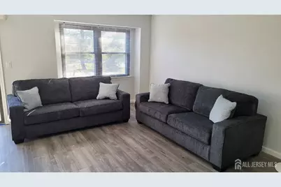 6101 N Oaks Boulevard N, North Brunswick Township, NJ 08902 - Photo 7