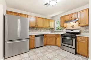 141 Forest Dr, Piscataway Township, NJ 08854 - Photo 9