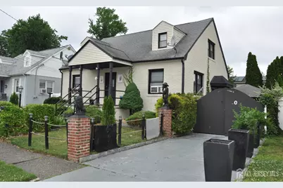 20 Maine Avenue, Carteret, NJ 07008 - Photo 3