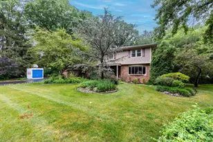4 Liberty Bell Ct, East Brunswick Township, NJ 08816 - Photo 3