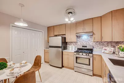 12 Springwood Court, South Brunswick Township, NJ 08540 - Photo 9