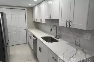 96 Salix Plaza, Monroe Township, NJ 08831 - Photo 5