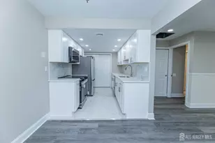 96 Salix Plaza, Monroe Township, NJ 08831 - Photo 5