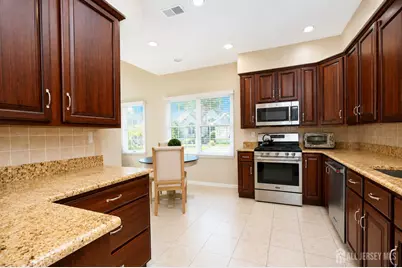 30 Severn Way, Monroe Township, NJ 08831 - Photo 5