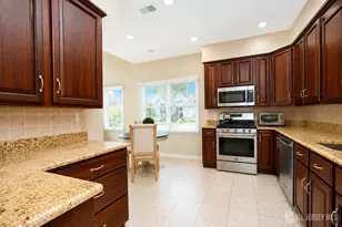 30 Severn Way, Monroe Township, NJ 08831 - Photo 5