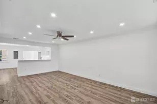 6 Plz de Las Flores, Freehold, NJ 07728 - Photo 3