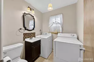 95 Pine St, Iselin, NJ 08830 - Photo 9
