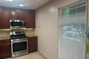 73 Goodwin Dr, North Brunswick Township, NJ 08902 - Photo 5