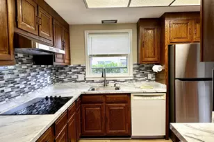 242 Marblehead Ln, Monroe Township, NJ 08831 - Photo 3