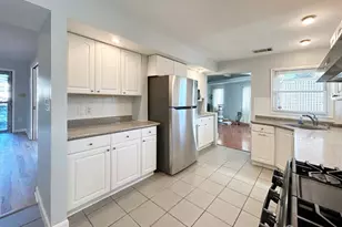 122 Vineyard Rd, Edison, NJ 08817 - Photo 9