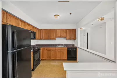 1313 Fernwood Court, New Brunswick, NJ 08901 - Photo 9