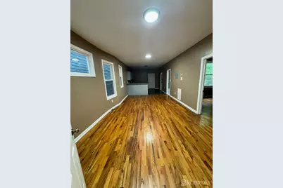 27 Alexander Street, Newark, NJ 07106 - Photo 5