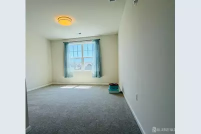 907 Greenland Square, Highland Park, NJ 08904 - Photo 11