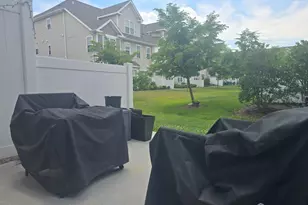 907 Greenland Square, Highland Park, NJ 08904 - Photo 5