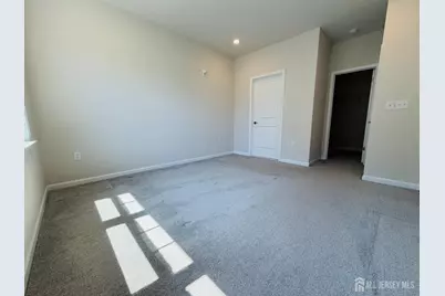 907 Greenland Square, Highland Park, NJ 08904 - Photo 23