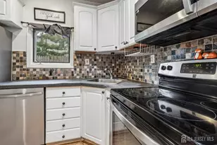 2 Culver Ln, East Brunswick Township, NJ 08816 - Photo 11