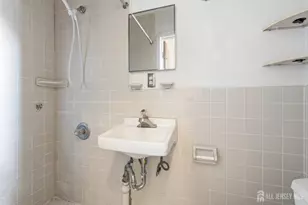 703 Merrywood Dr, Edison, NJ 08817 - Photo 5