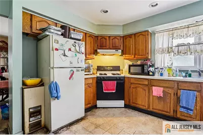 24 Lonczak Lane, East Brunswick Township, NJ 08816 - Photo 9