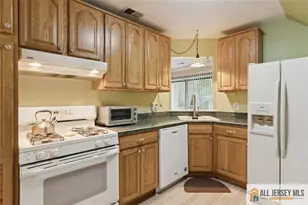 3014 Lighthouse Ln, Sayreville, NJ 08859 - Photo 5