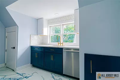 88 Hornsby Street, Fords, NJ 08863 - Photo 3