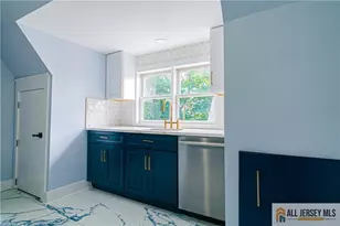 88 Hornsby St, Fords, NJ 08863 - Photo 3