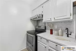 2415 Ravens Crest Dr, Plainsboro Township, NJ 08536 - Photo 3