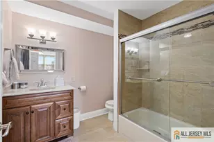 45 Broadway Ave, Jersey City, NJ 07306 - Photo 39