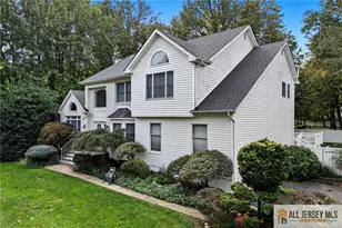 2 Guinevere Rd, Monroe Township, NJ 08831 - Photo 3