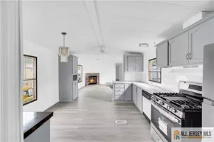 38 Longfellow Rd, North Brunswick Township, NJ 08902 - Photo 3