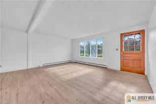 27 Railroad Ave, Helmetta, NJ 08828 - Photo 5