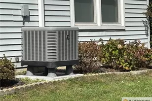 268 Middlebury Ln, Monroe Township, NJ 08831 - Photo 11