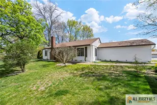 265 Crosse Dr, Monroe Township, NJ 08831 - Photo 17