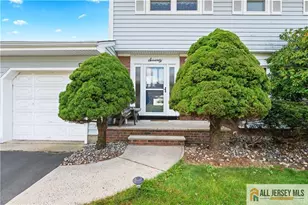 70 Creamer Dr, Sayreville, NJ 08872 - Photo 3
