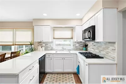 70 Creamer Drive, Sayreville, NJ 08872 - Photo 11