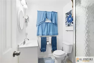 70 Creamer Dr, Sayreville, NJ 08872 - Photo 29